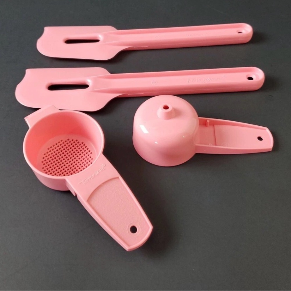 Tupperware Paddle Scraper  Spatula Gadget Set of 4 Pink New Gadgets New Pink